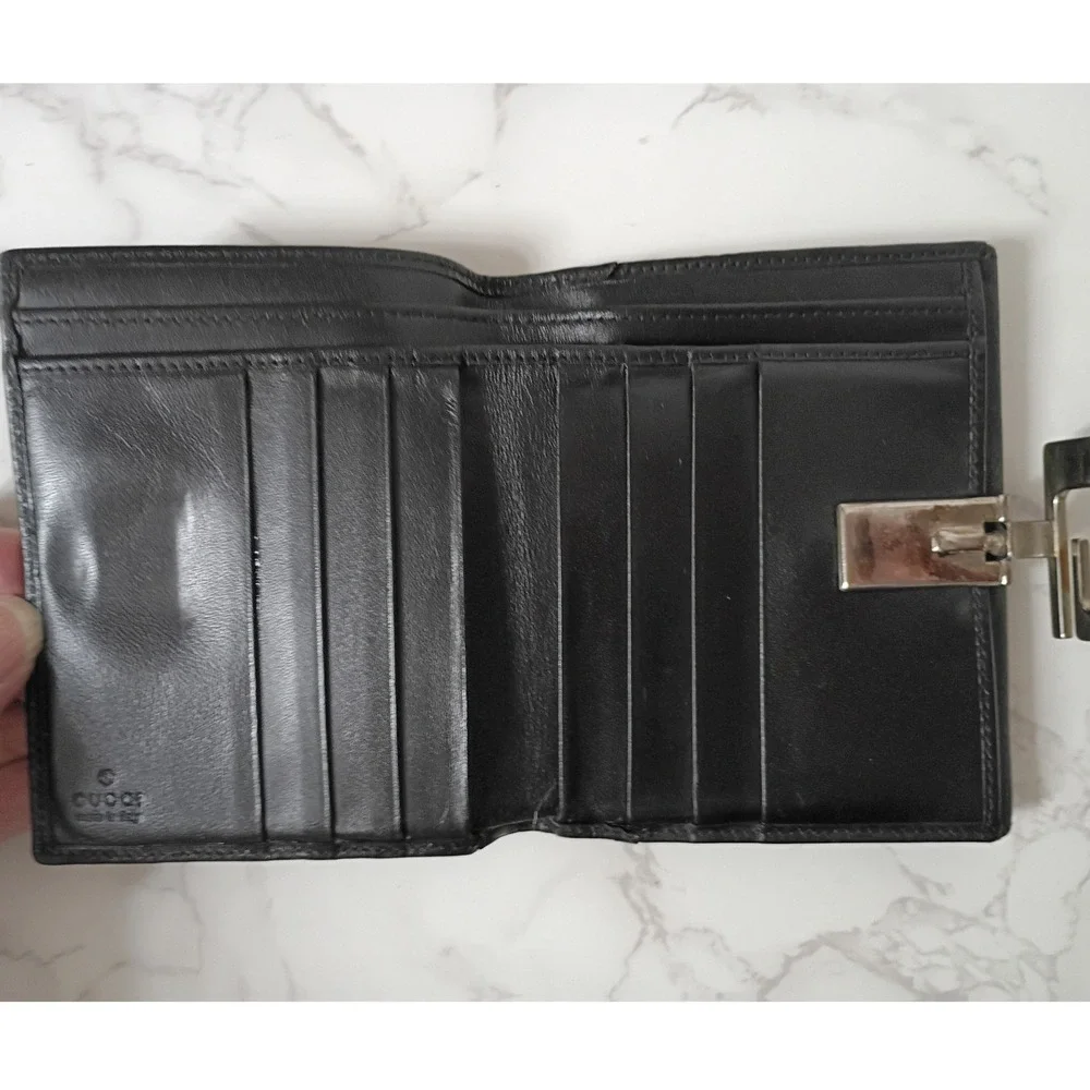 GUCCI Vintage Smooth Black Leather Unisex Bi-Fold Wallet w/ G-Clasp